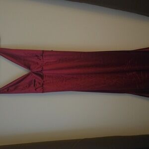 Maroon dress XL NWT Very Long and eleganr